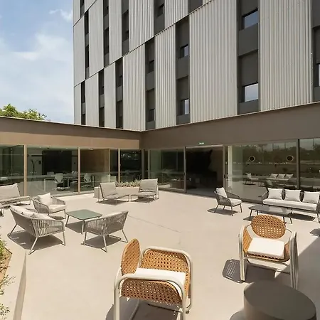 Yugo Pamplona Apartment Exterior photo